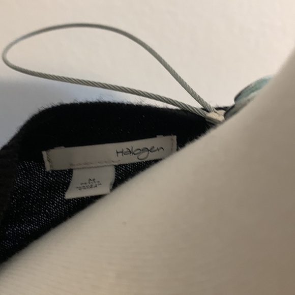 Merino Wool soft Black Top size Medium. Perfect black lightweight. - Picture 7 of 7